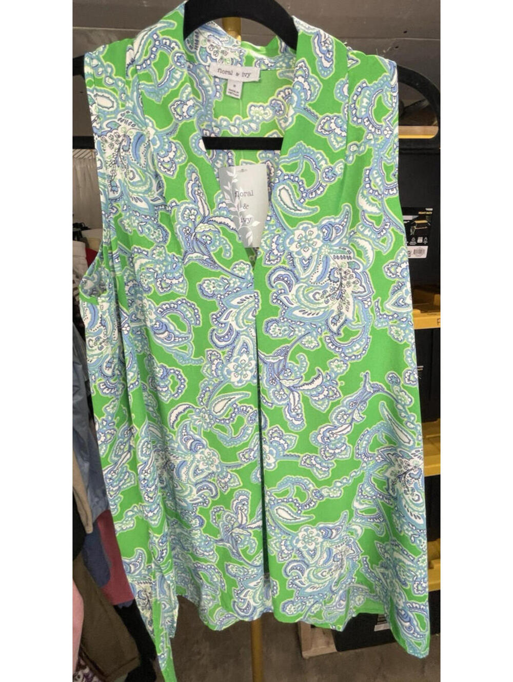 NWT Floral & Ivy S Green Paisley V-Neck Blouse Sleeveless Summer Boho Small